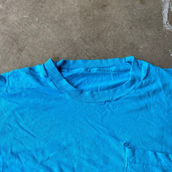 VINTAGE 80S TEAL DISTRESSED T-SHIRT SZ MEDIUM - Picture 4 of 5